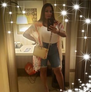 Meet your Posher, Leticia